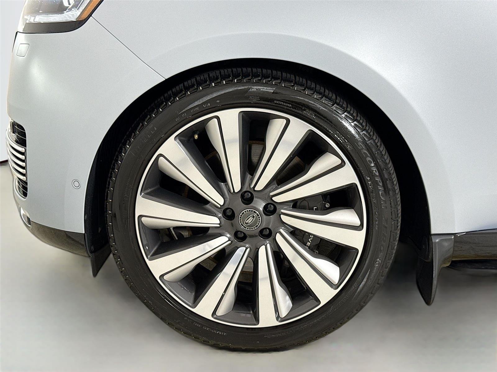 2023 Land Rover Range Rover SV photo 37