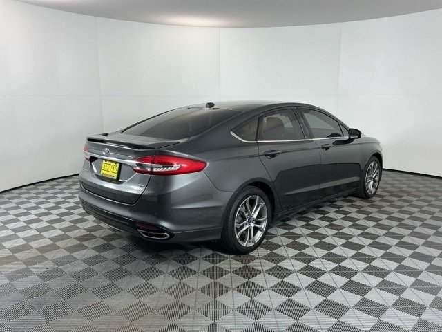 2017 Ford Fusion SE photo 2