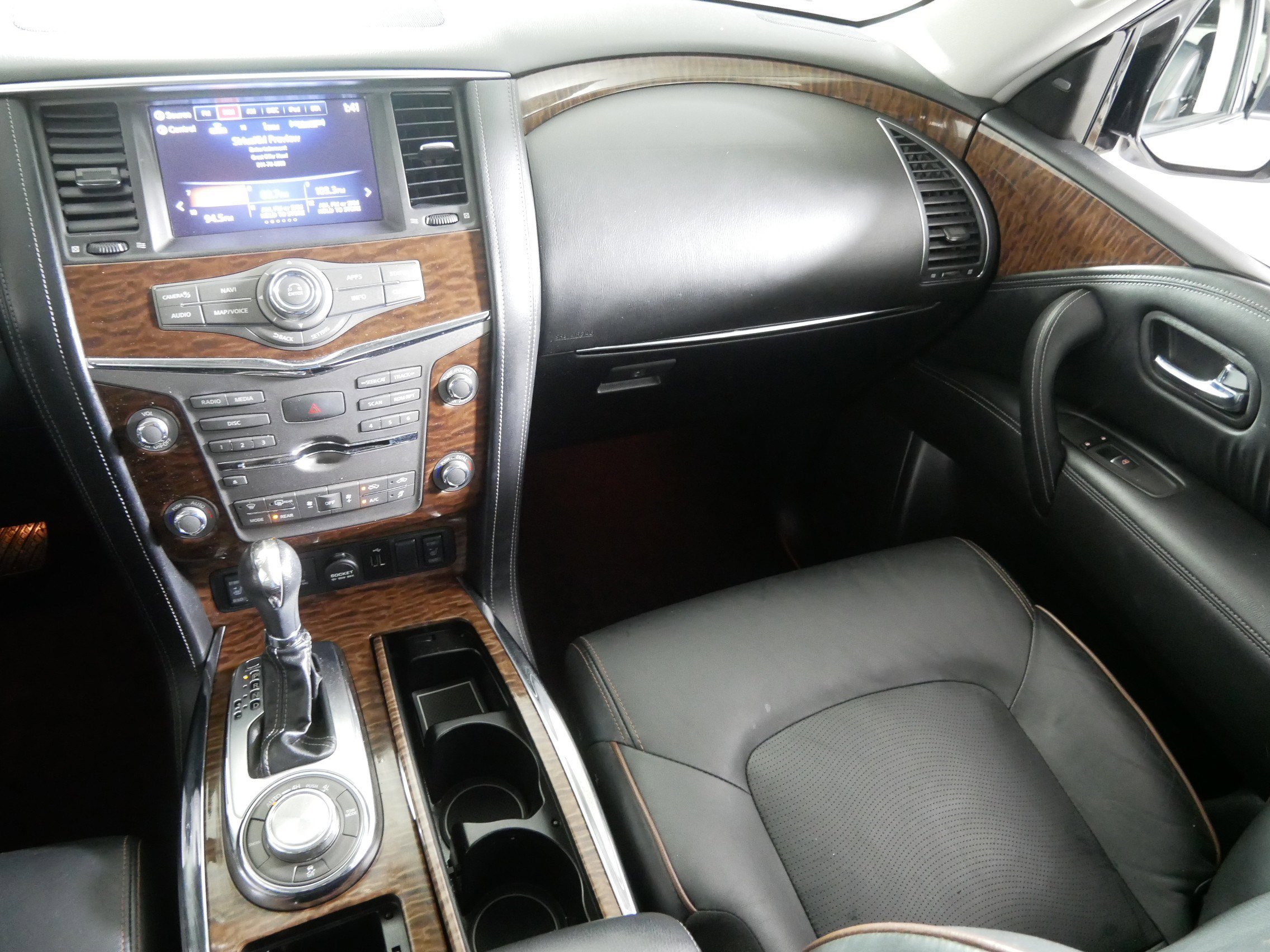 2019 Nissan Armada SL photo 11