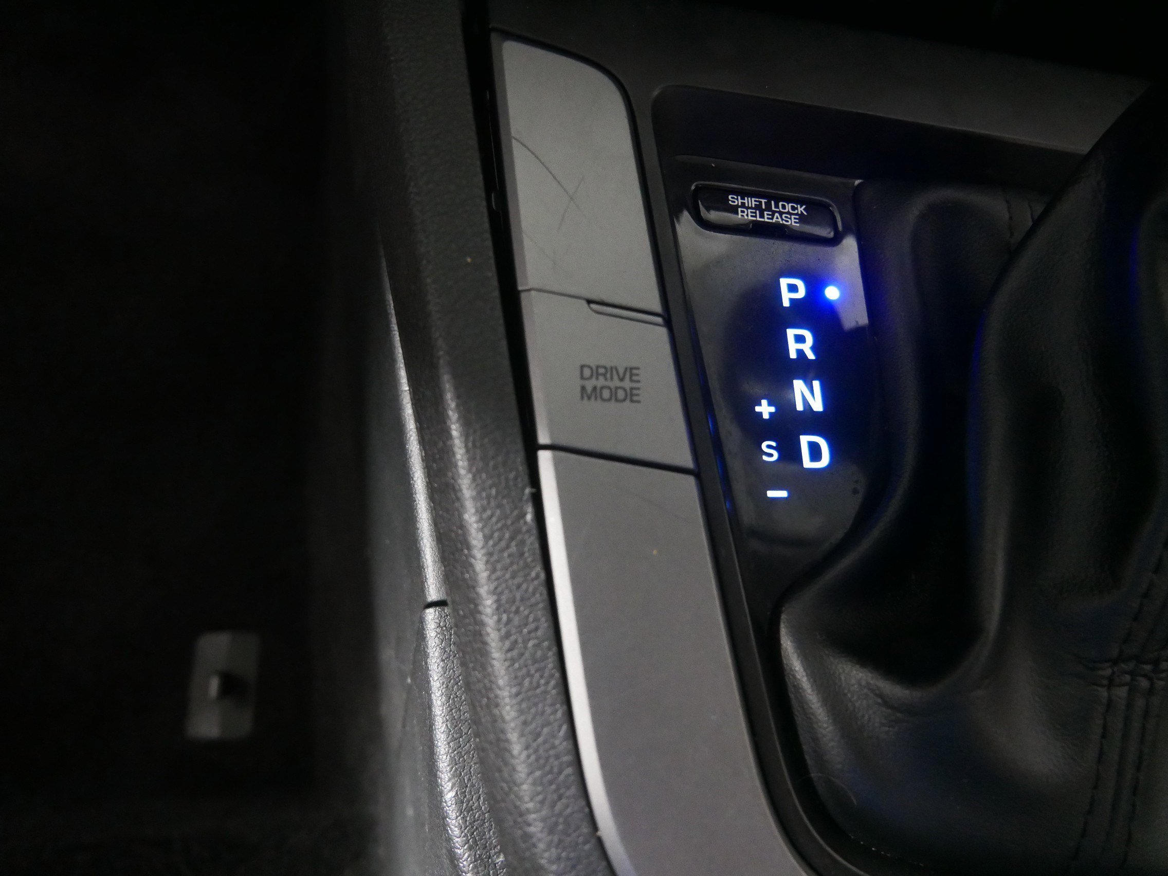 2020 Hyundai Elantra SEL photo 29