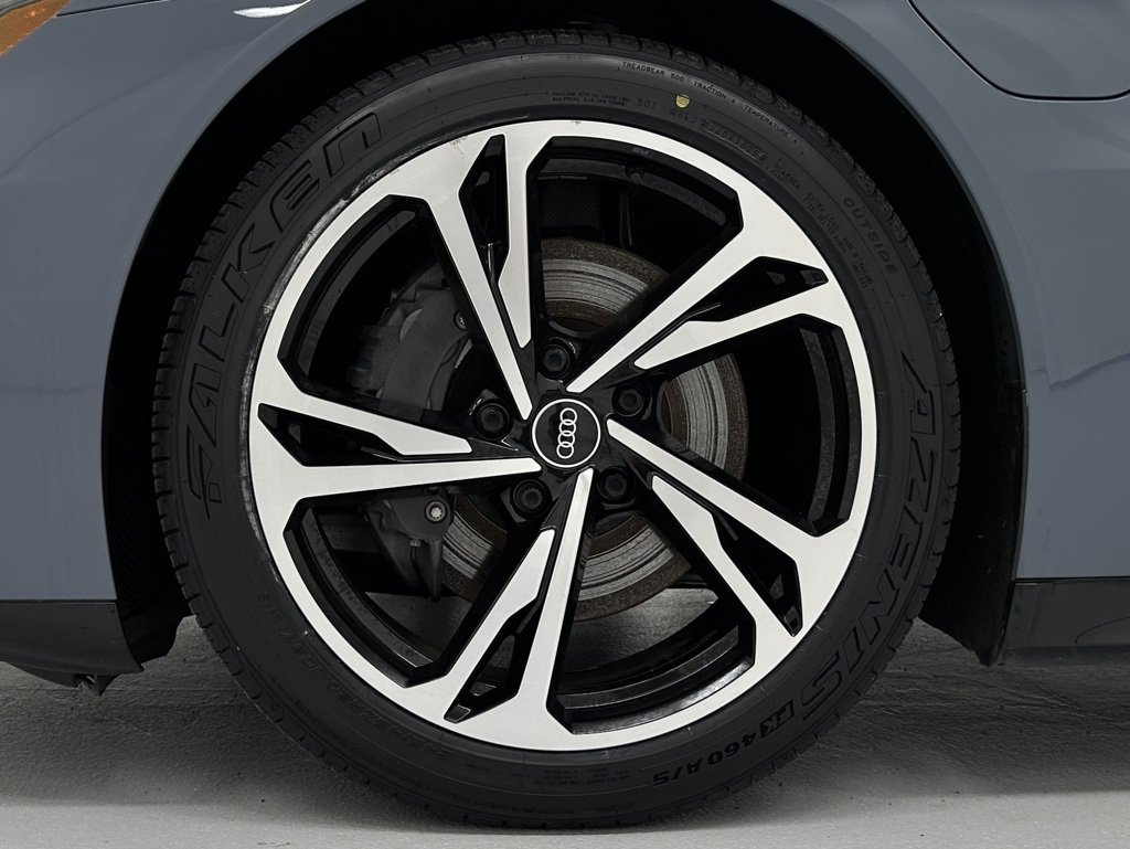 2022 Audi e-tron GT Premium Plus photo 9