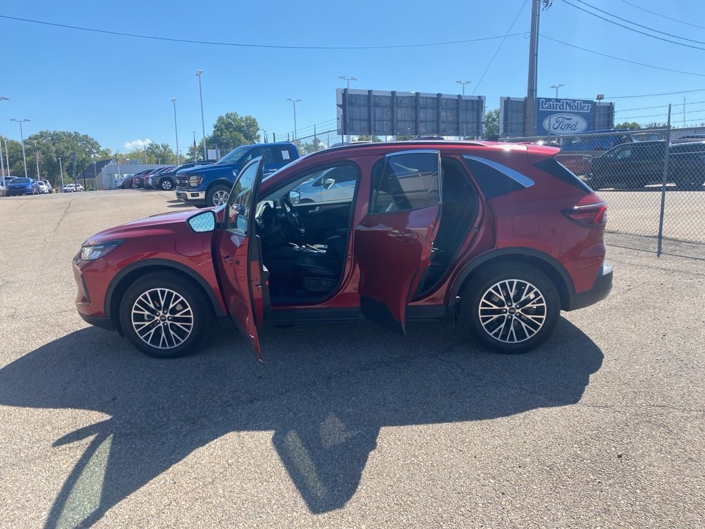 2024 Ford Escape Plug-In Hybrid Base photo 4