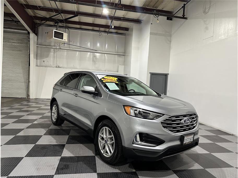 2022 Ford Edge SEL Sport photo 2