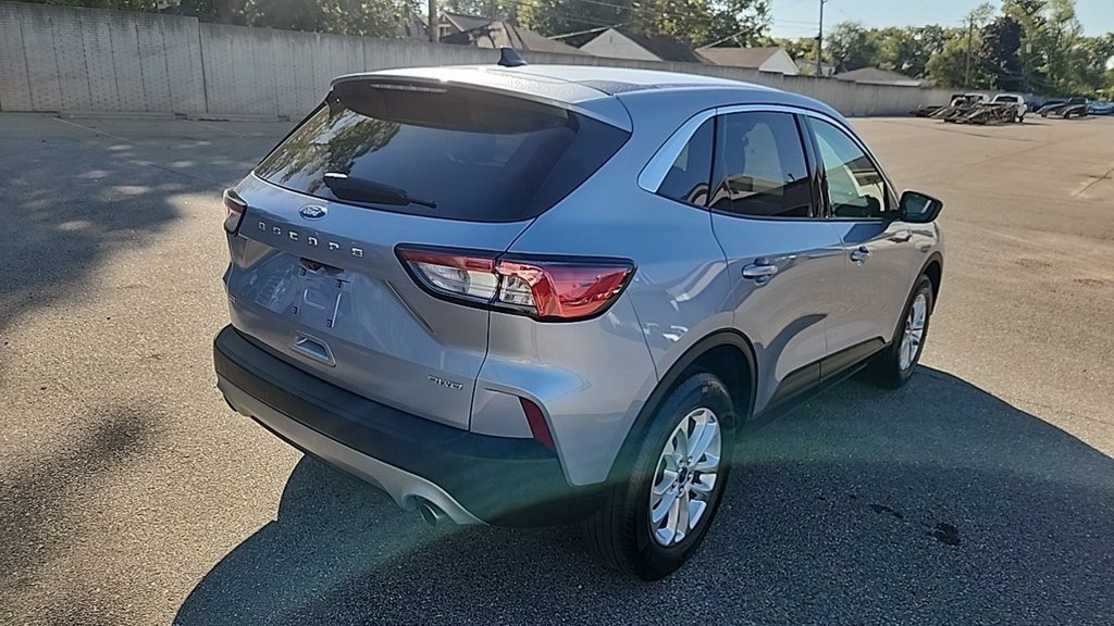 2022 Ford Escape SE photo 3