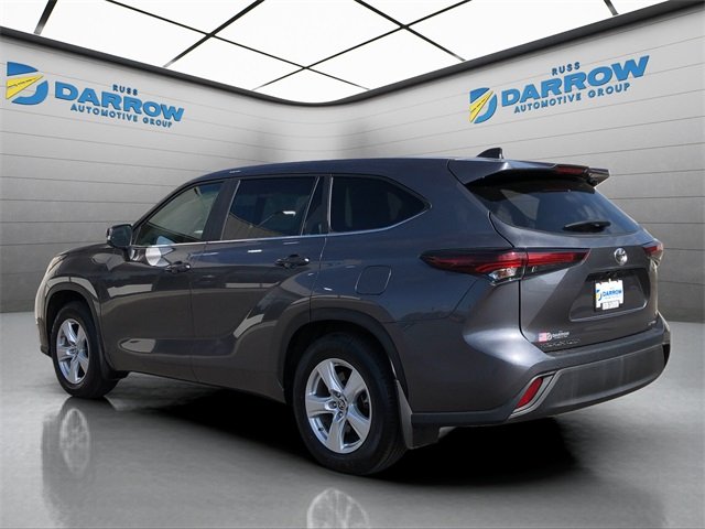 2024 Toyota Highlander LE photo 3