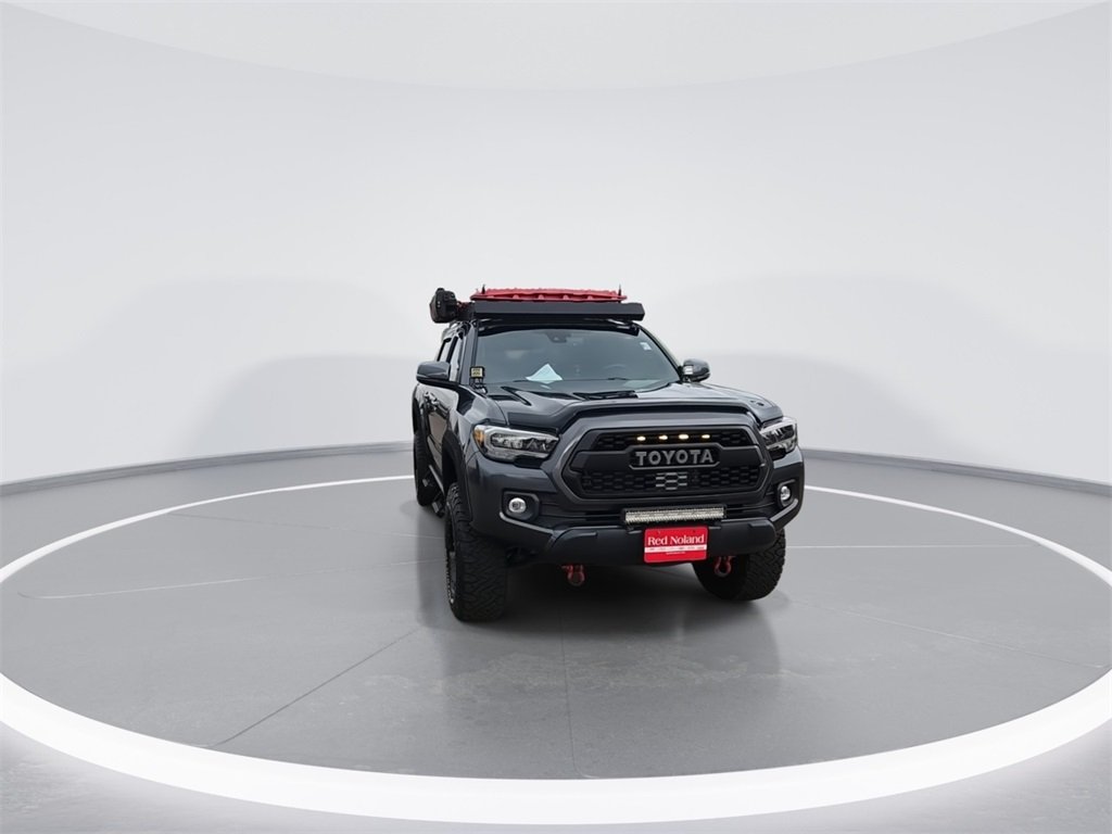 2022 Toyota Tacoma TRD Off-Road photo 2