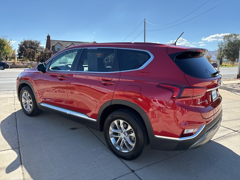 2020 Hyundai Santa Fe SE photo 4