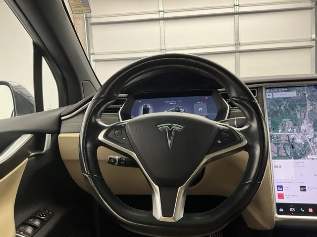 2016 Tesla Model X 90D photo 10