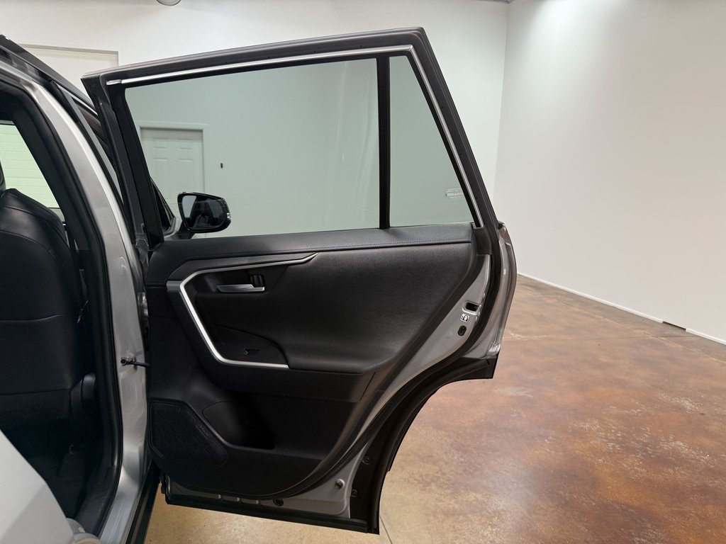 2019 Toyota RAV4 Hybrid XSE photo 58