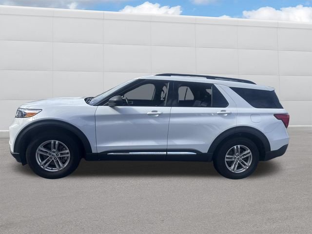 2023 Ford Explorer XLT photo 2