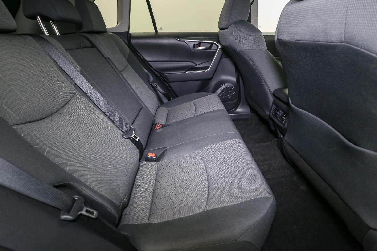 2022 Toyota RAV4 XLE photo 16
