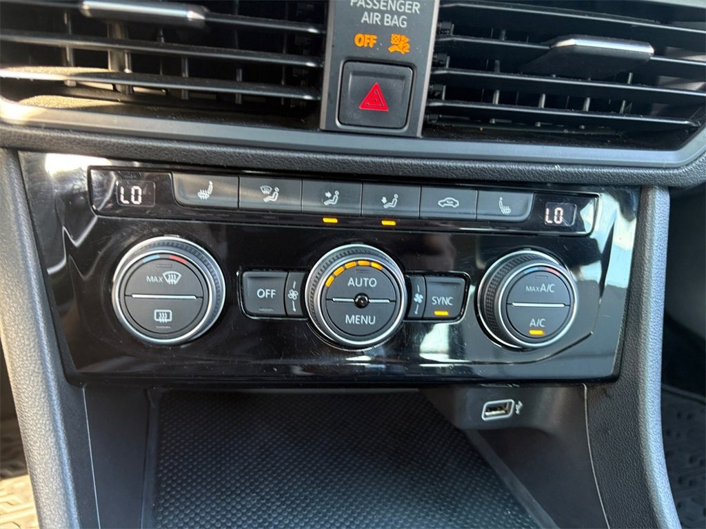 2019 Volkswagen Jetta R-Line photo 22