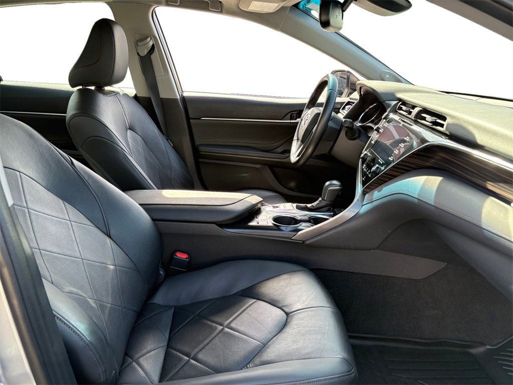 2018 Toyota Camry XLE V6 photo 15