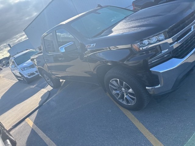 2020 Chevrolet Silverado 1500 LT photo 2