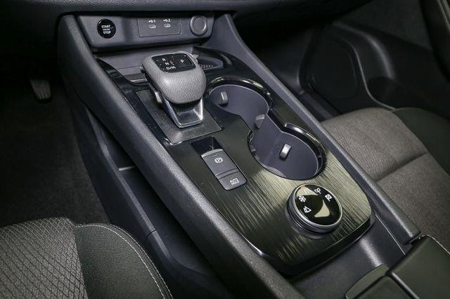 2025 Nissan Rogue SV photo 30