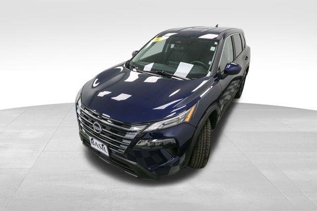 2025 Nissan Rogue SV photo 6