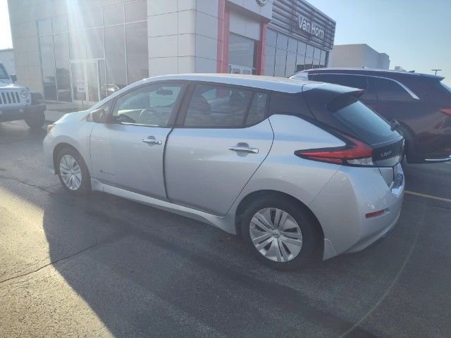 2019 Nissan Leaf S photo 4