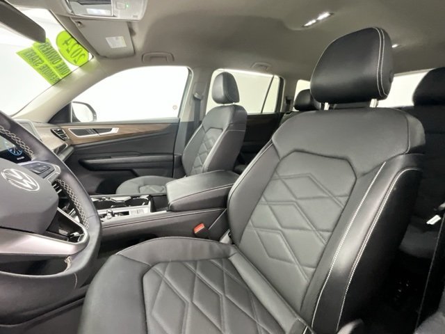 2024 Volkswagen Atlas SE Technology photo 6