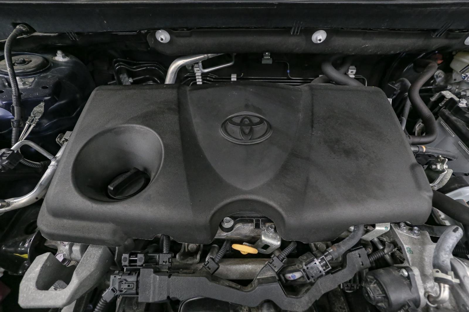 2024 Toyota RAV4 XLE photo 12