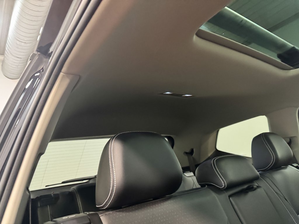 2023 Volkswagen Atlas SEL photo 12