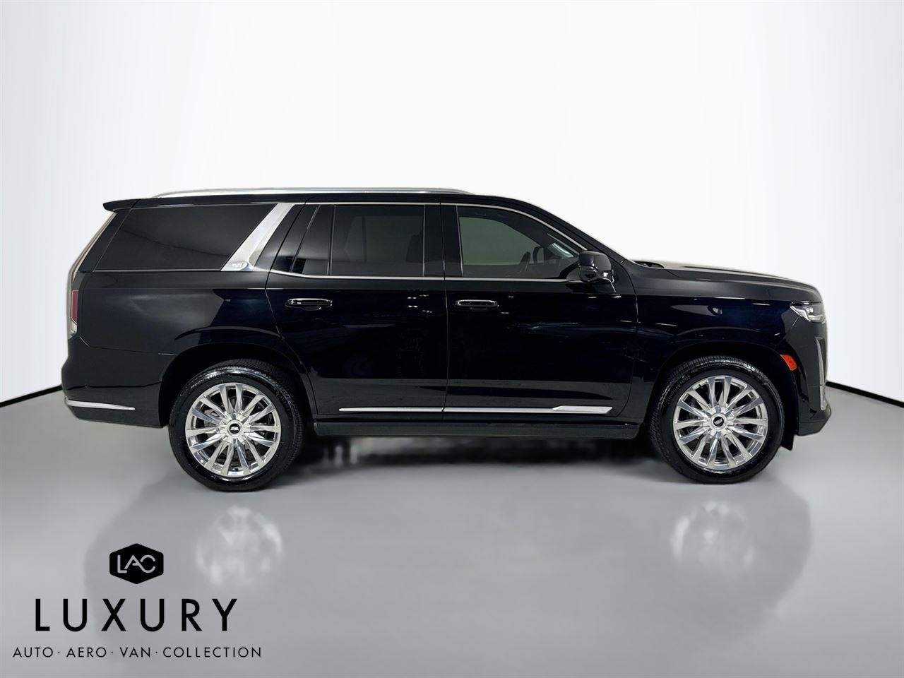 2022 Cadillac Escalade Premium Luxury photo 3