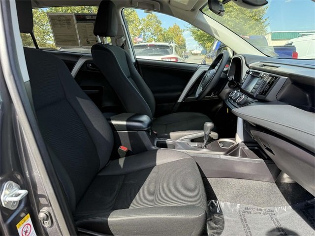 2017 Toyota RAV4 LE photo 15