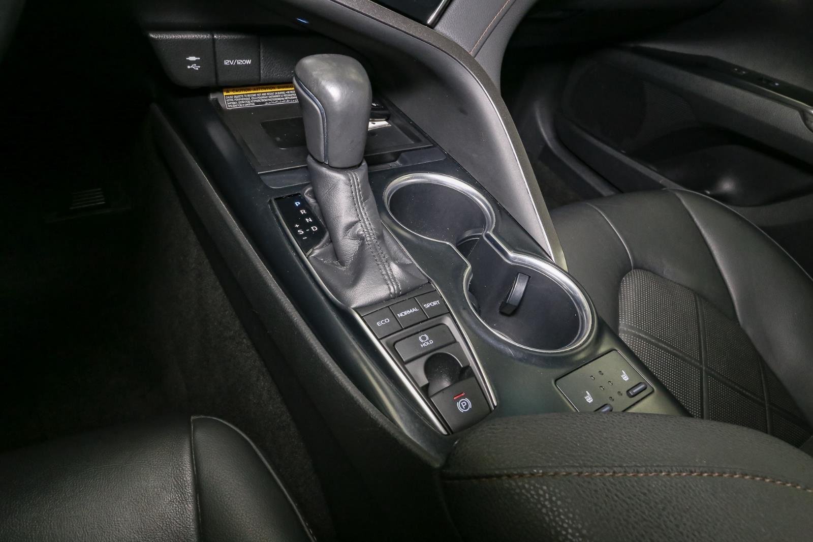 2018 Toyota Camry XLE photo 26