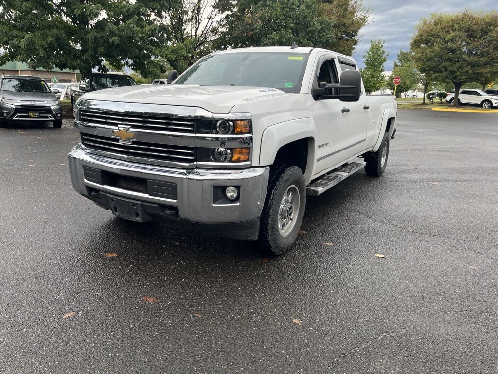 2015 Chevrolet Silverado 2500HD LT photo 3