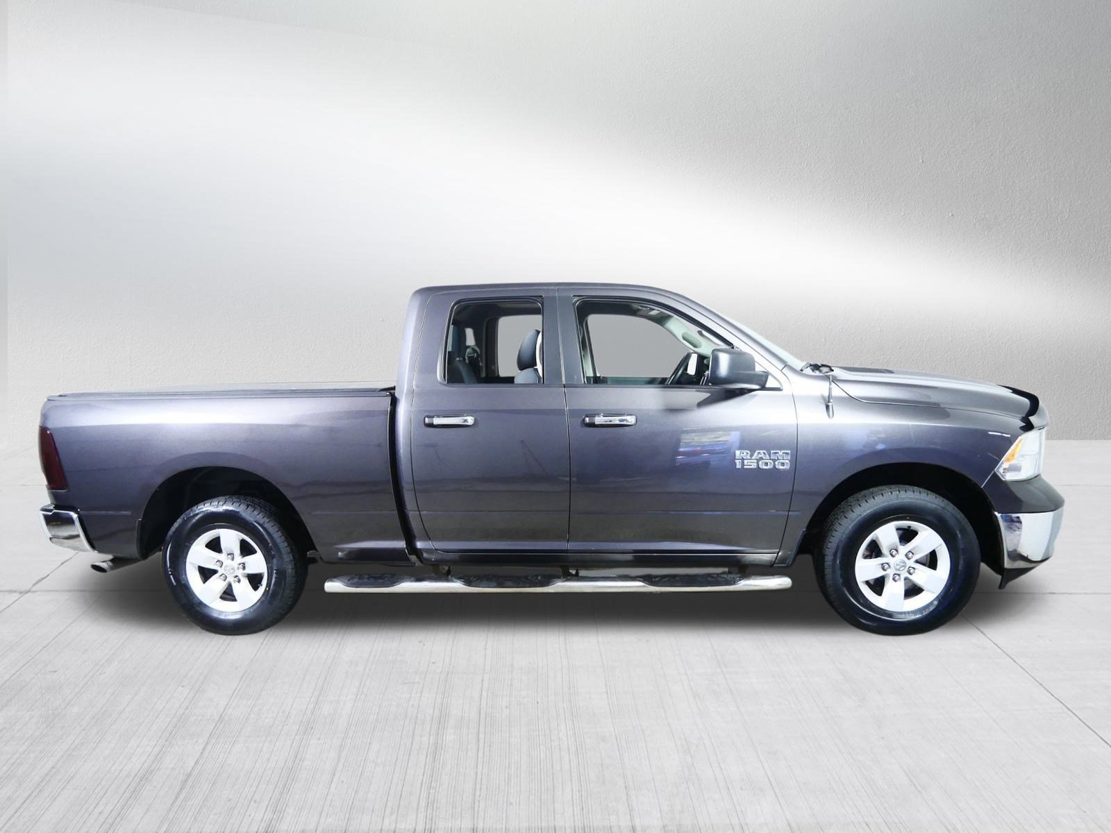 2016 Ram 1500 SLT photo 8