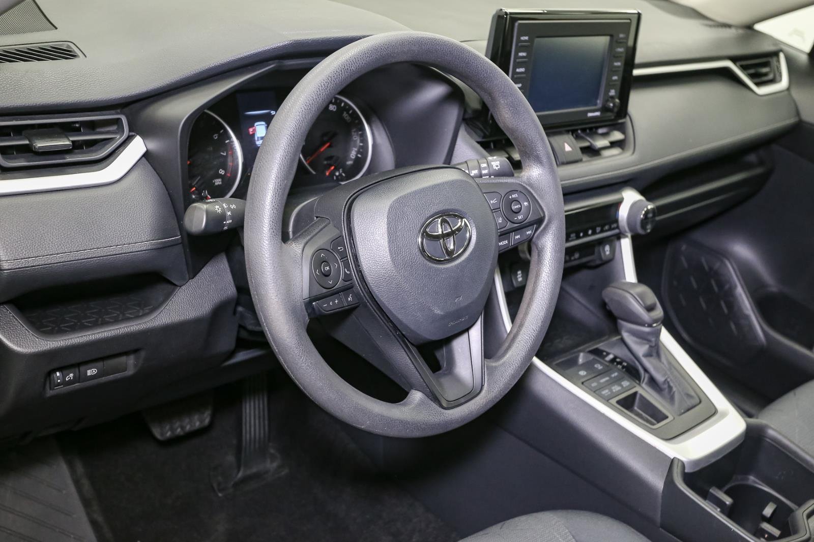 2022 Toyota RAV4 XLE photo 18