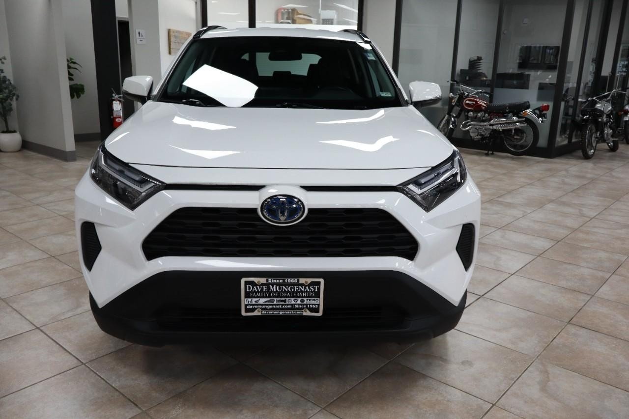 2023 Toyota RAV4 XLE photo 2