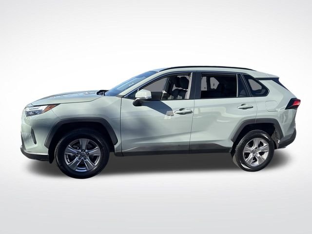 2023 Toyota RAV4 XLE photo 2