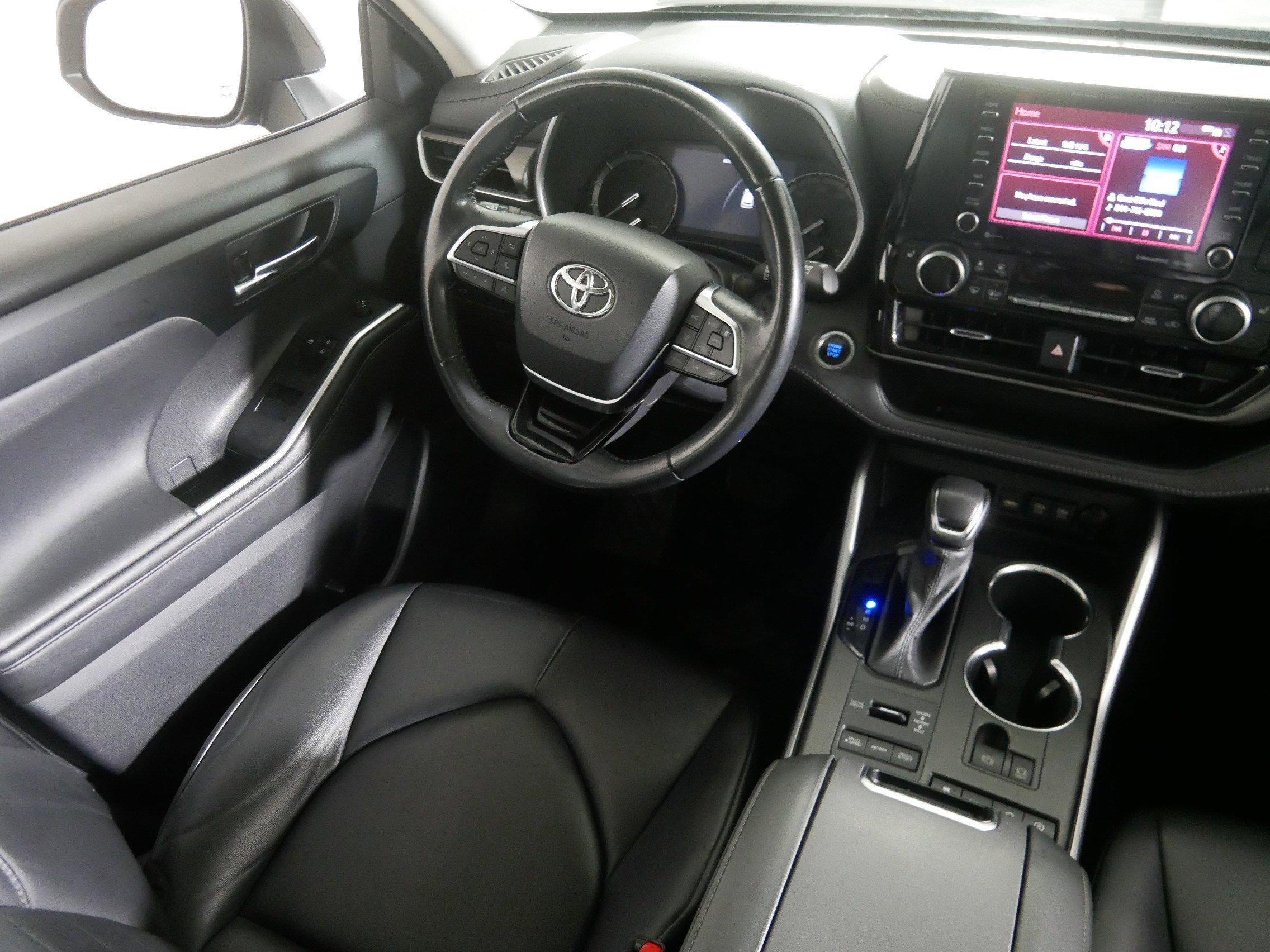 2021 Toyota Highlander XLE photo 9