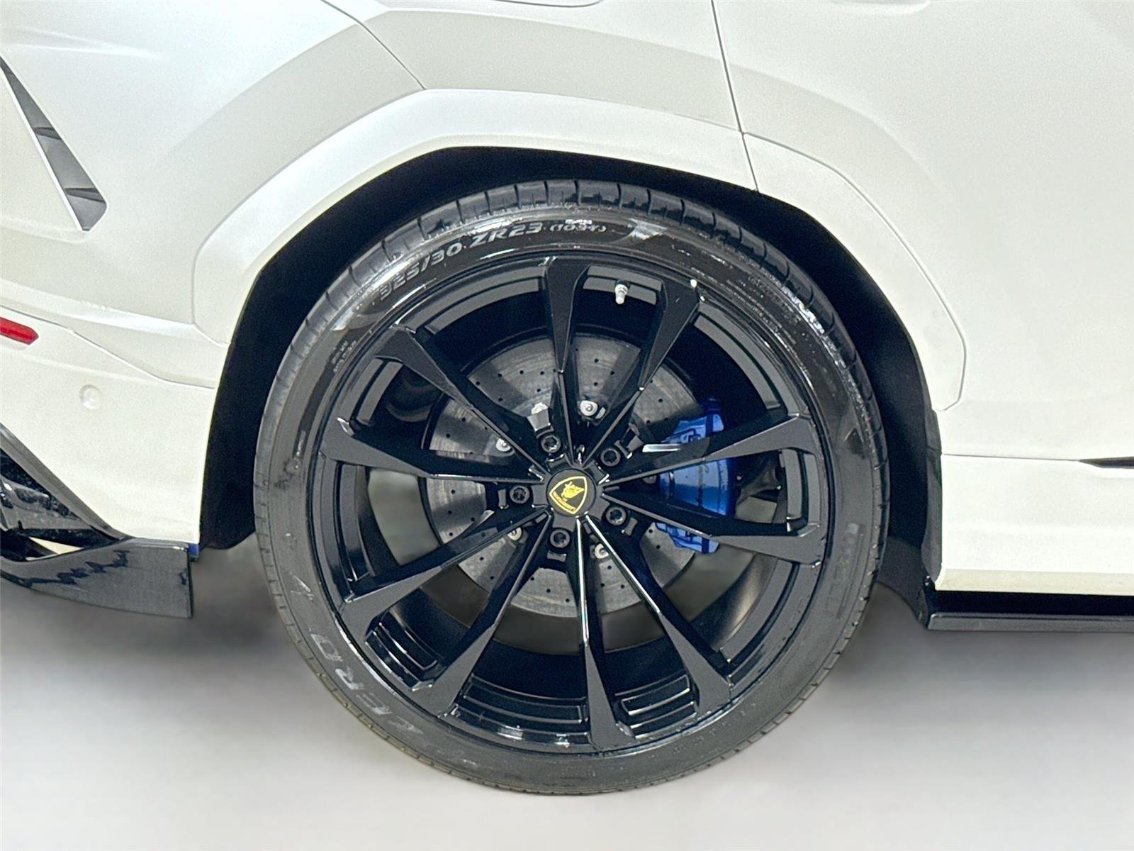 2021 Lamborghini Urus photo 37