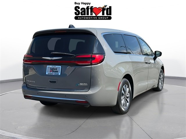 2023 Chrysler Pacifica Hybrid Touring L photo 8