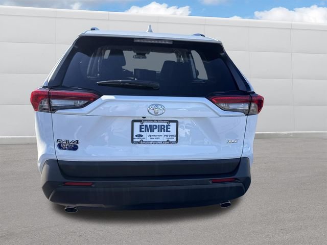 2023 Toyota RAV4 XLE photo 4