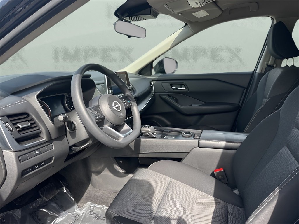 2024 Nissan Rogue SV photo 9