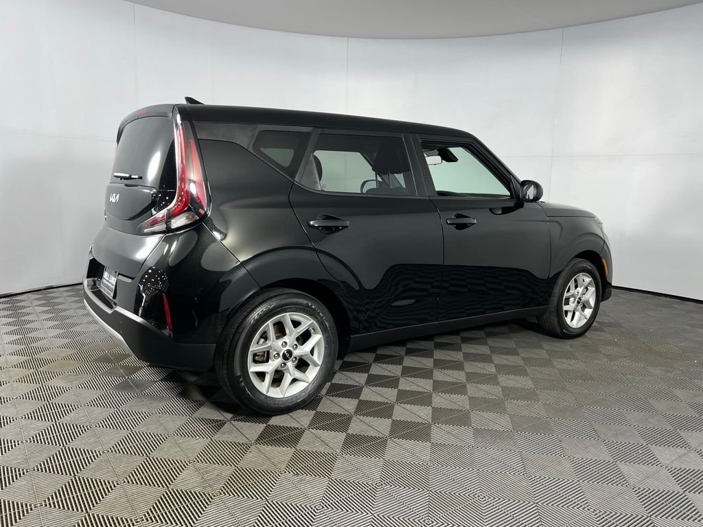 2024 Kia Soul LX S photo 3