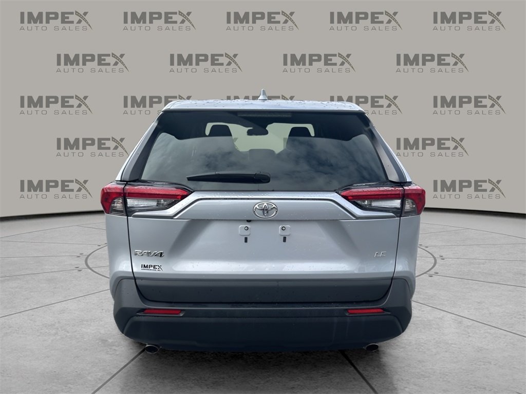 2025 Toyota RAV4 LE photo 4