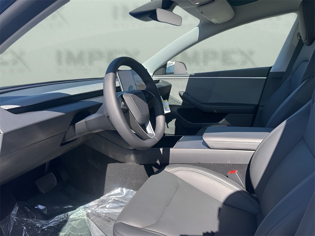 2025 Tesla Model 3 Long Range photo 9