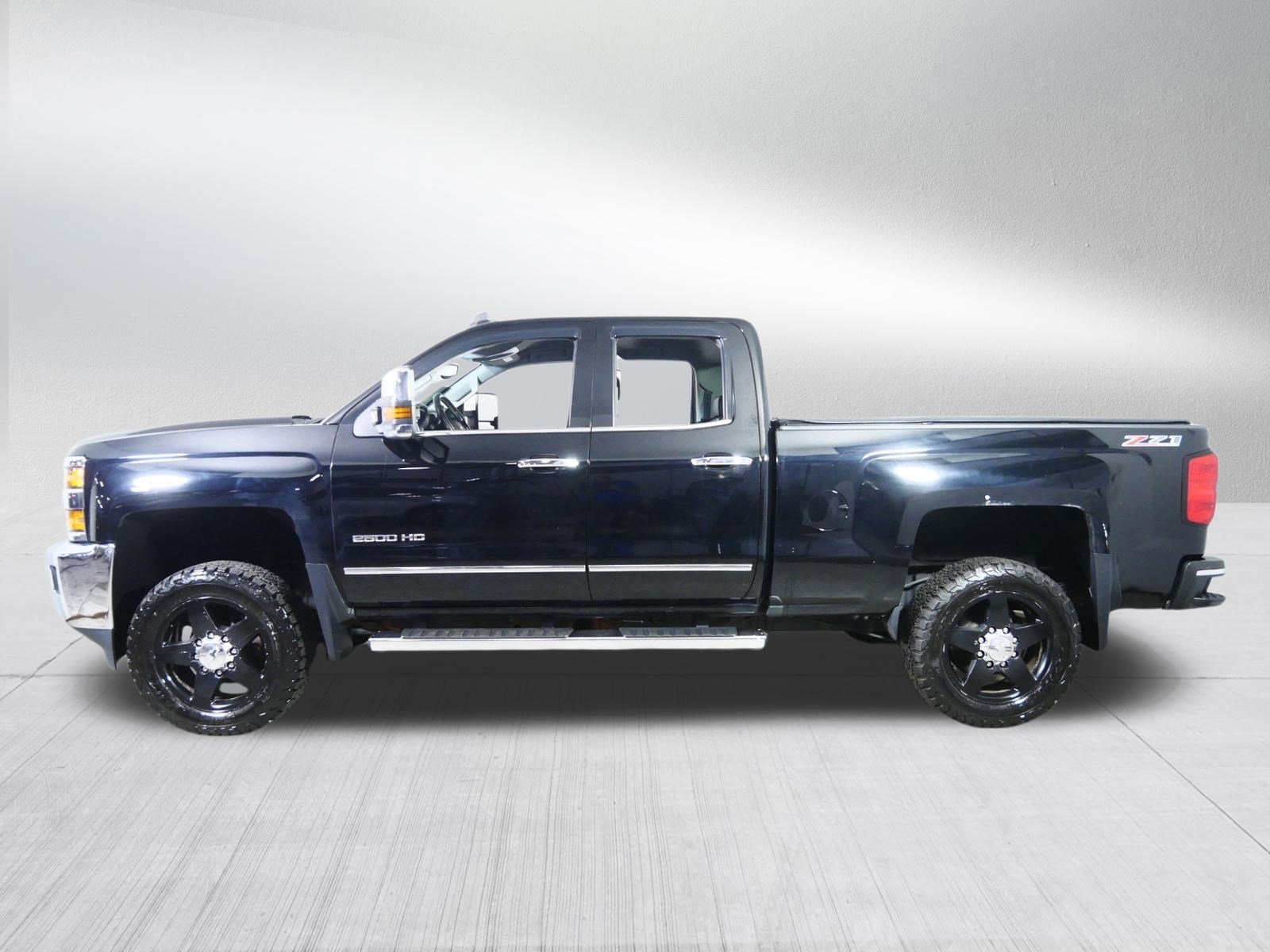 2015 Chevrolet Silverado 2500HD LTZ photo 4