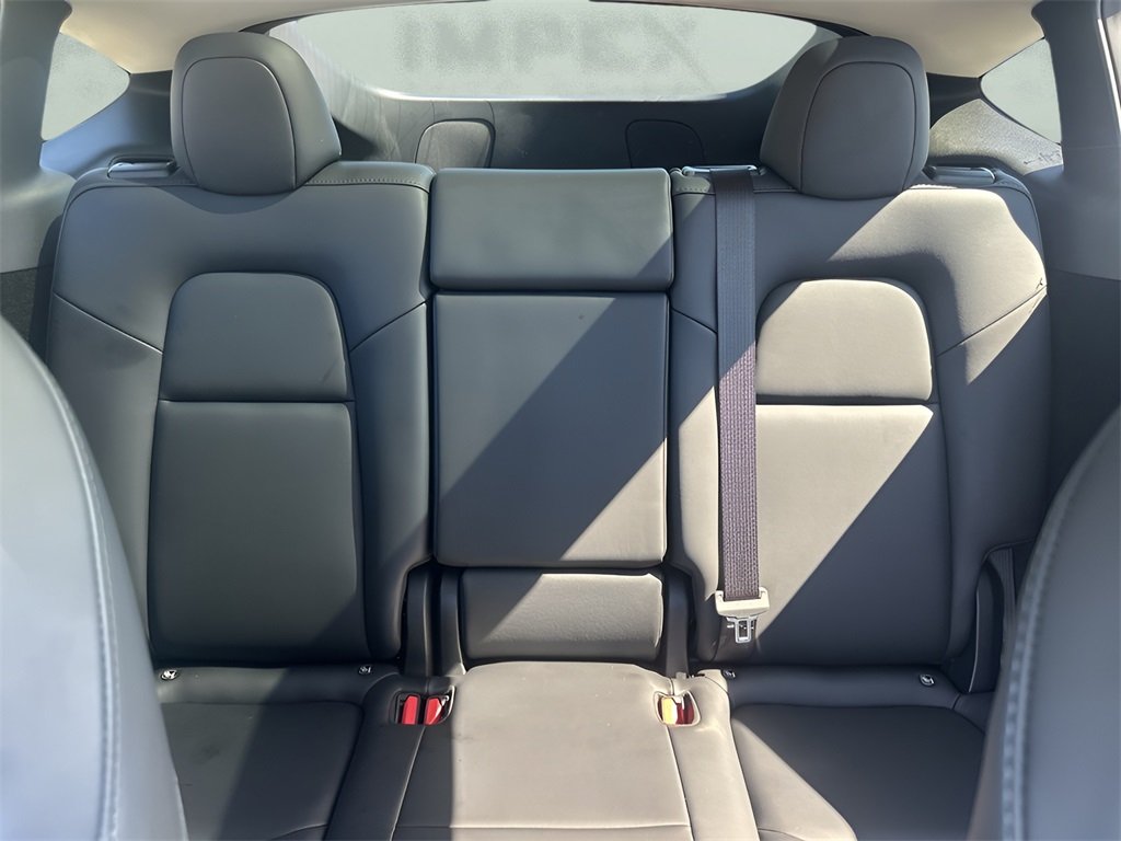 2024 Tesla Model Y Standard Range photo 10