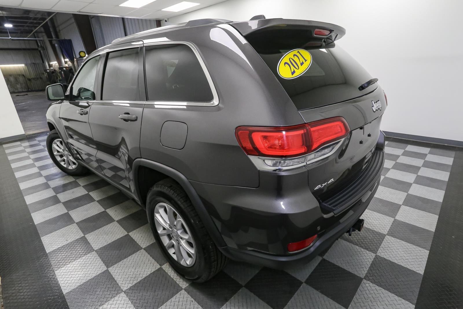 2021 Jeep Grand Cherokee Laredo X photo 9