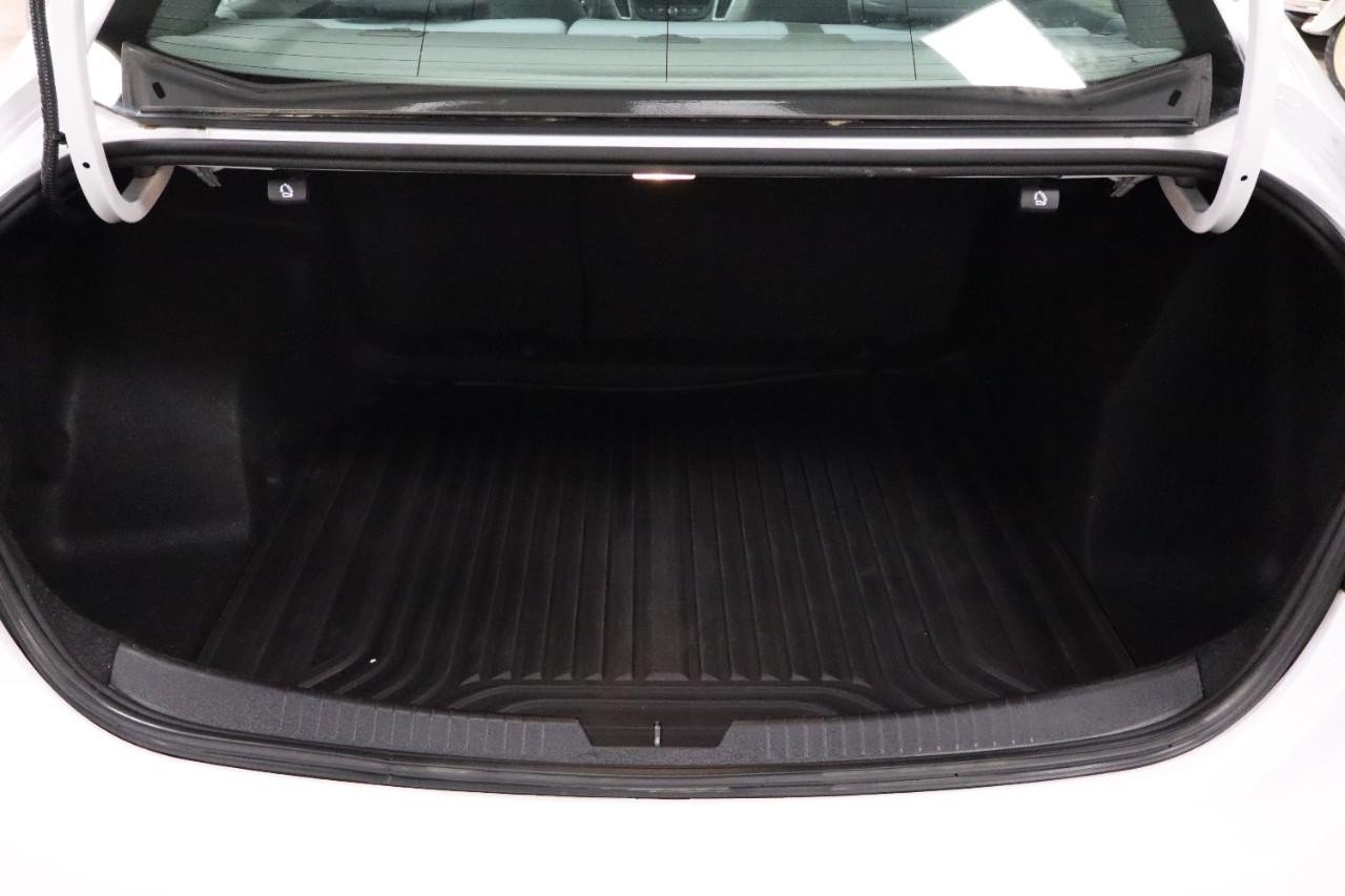 2020 Chevrolet Malibu LS photo 17
