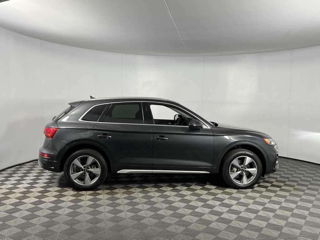 2024 Audi Q5 40 Premium photo 2