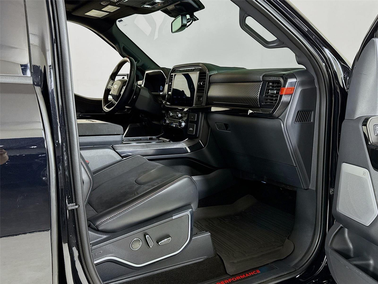 2023 Ford F-150 Raptor photo 29