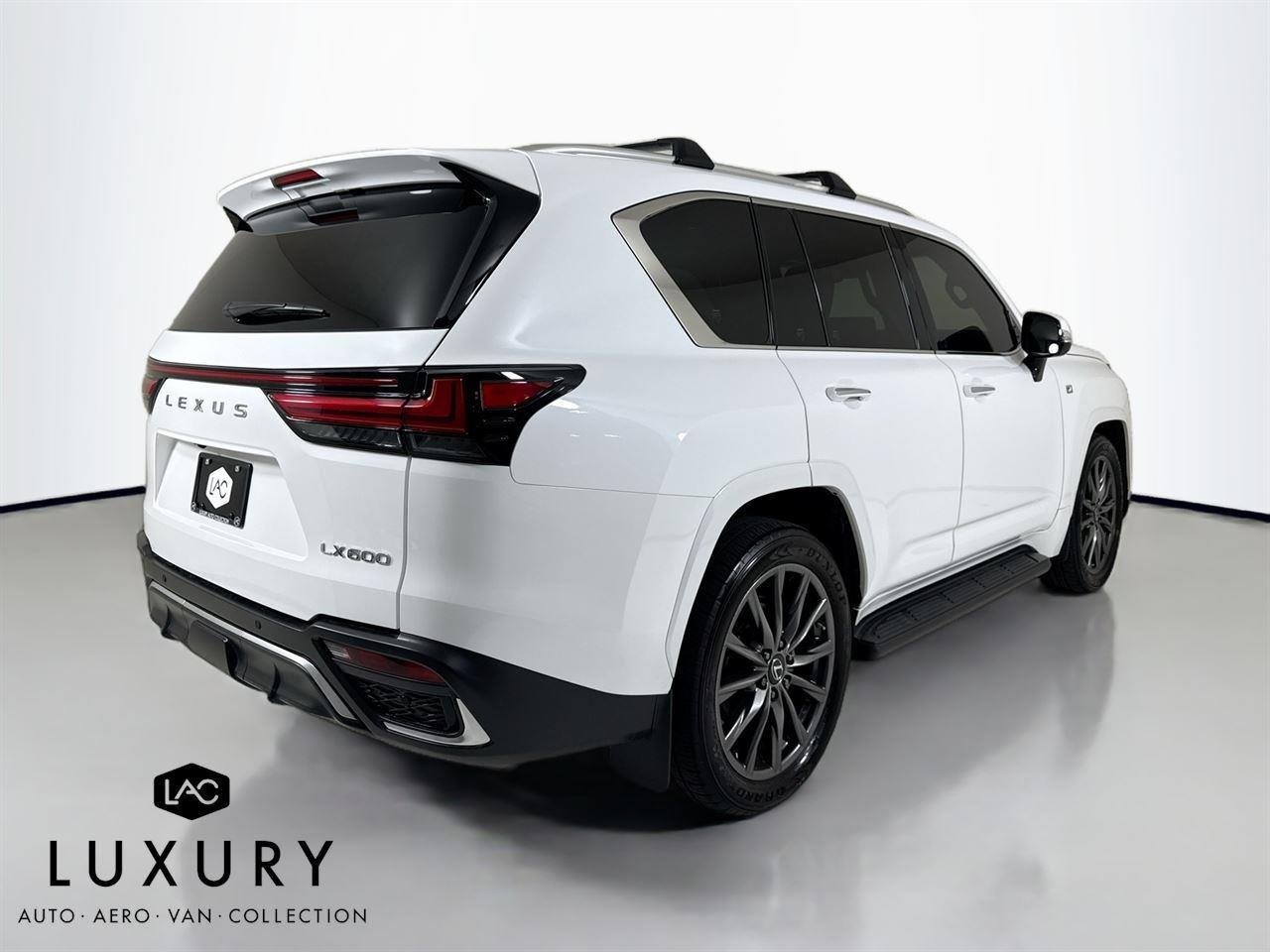 2023 Lexus LX 600 F SPORT photo 3