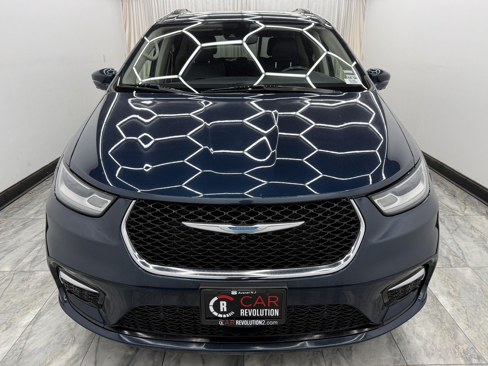 2021 Chrysler Pacifica Touring L photo 2