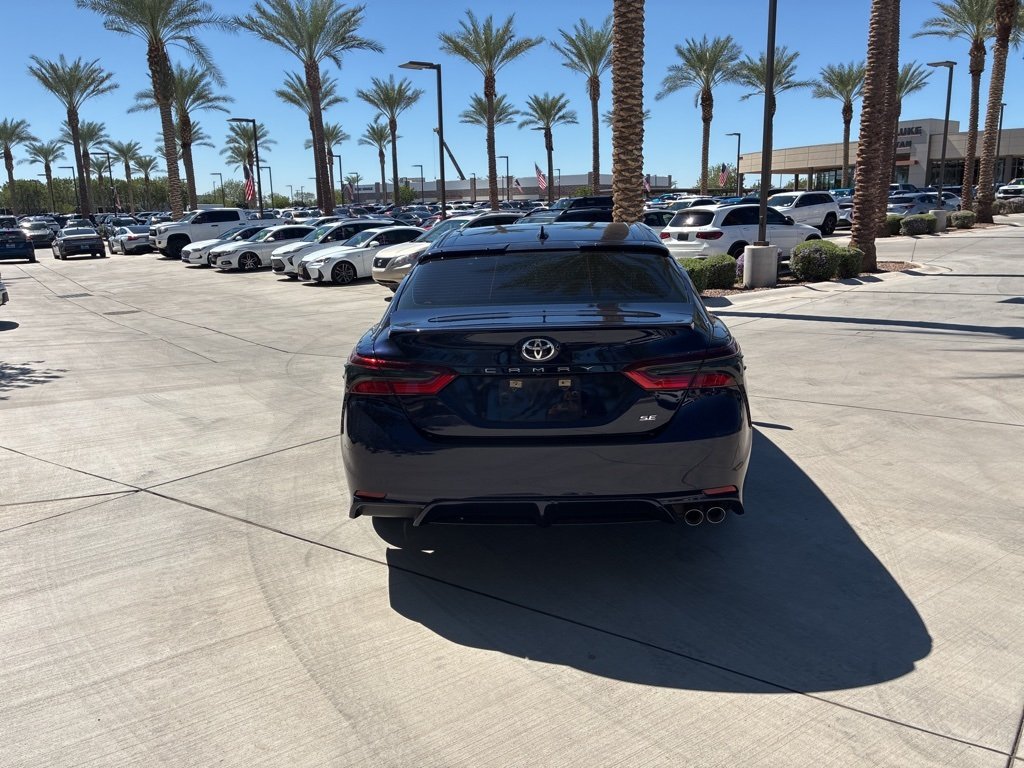 2022 Toyota Camry SE photo 3