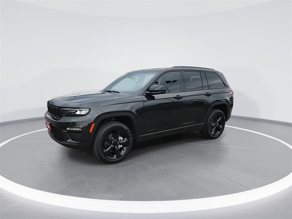 2024 Jeep Grand Cherokee Limited photo 2